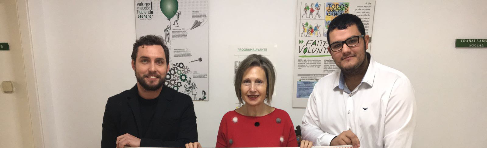 A Organización entrega o cheque da recadación da IV Gala contra o Cancro de Ourense