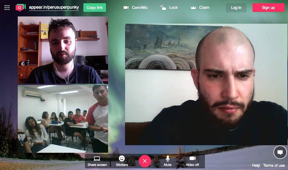 Masterclass sobre produción audiovisual a alumnos dun instituto de Perú